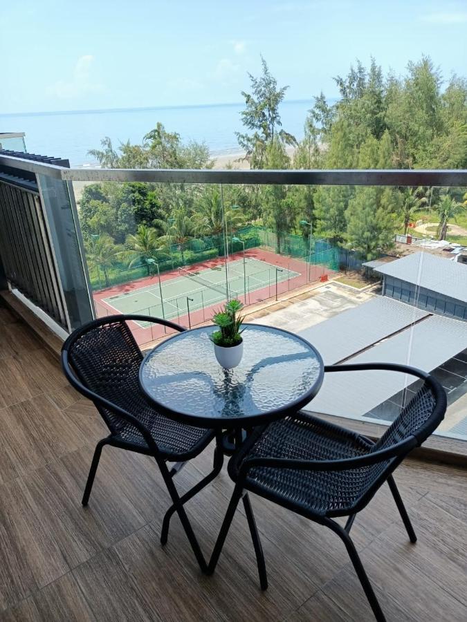 Timurbay Seafront Residence By Ozzy Azizi Kuantan Extérieur photo